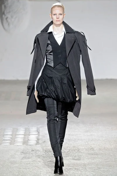 Look 15